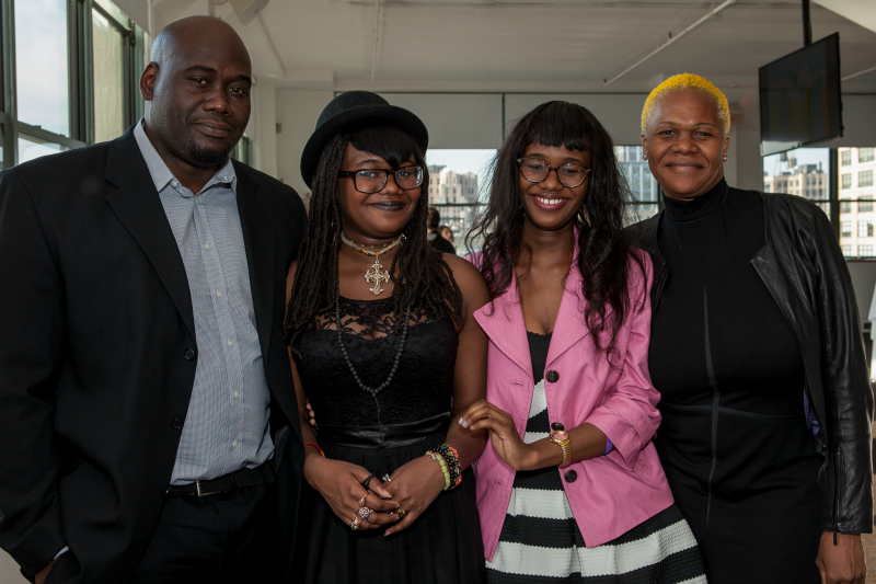 asha and ayanna with parents